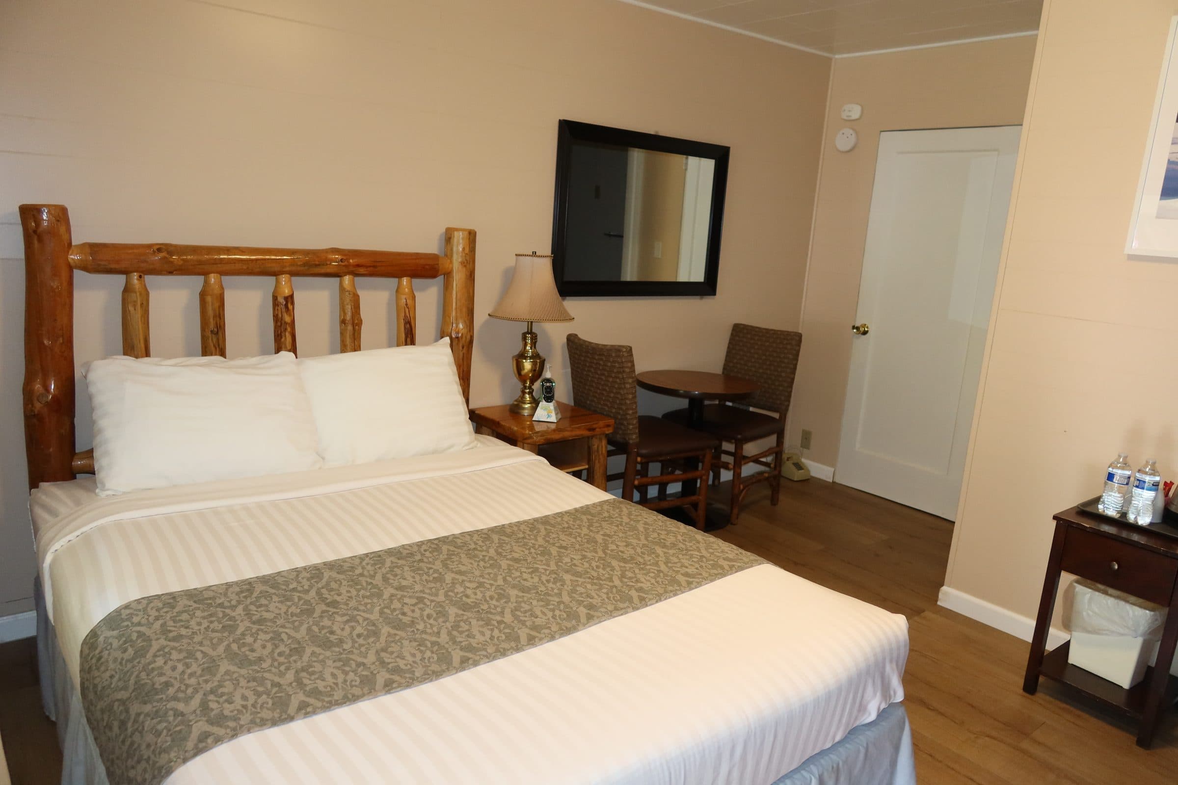 Room #22 interior with 1 queen bed
