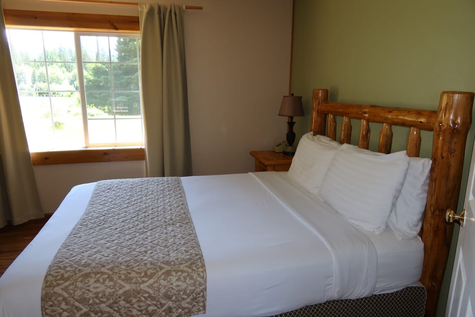 Room #2 photo 3
