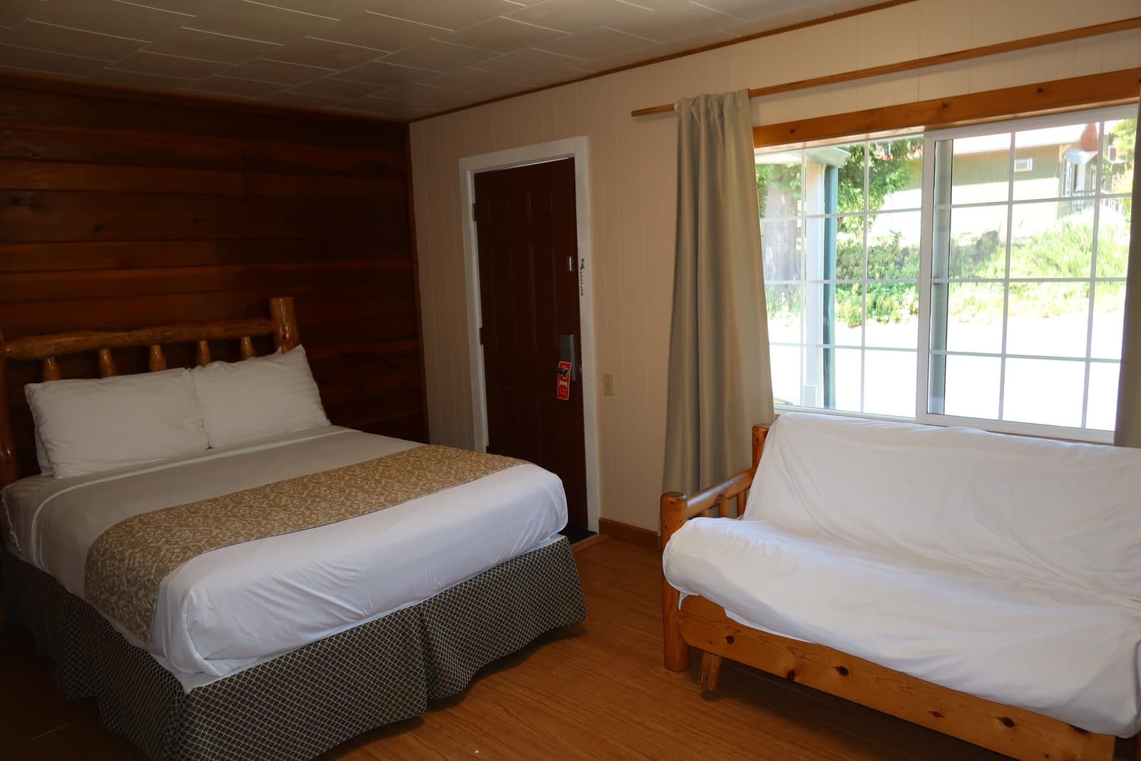 Room #2 photo 5