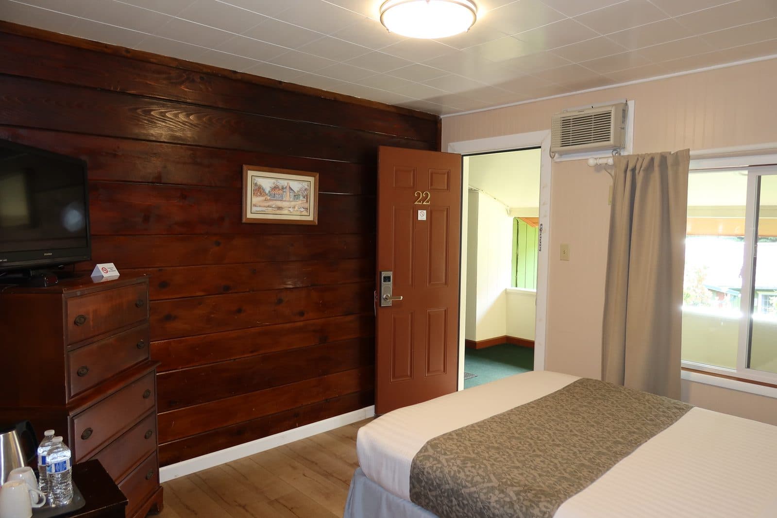 Room #22 photo 2