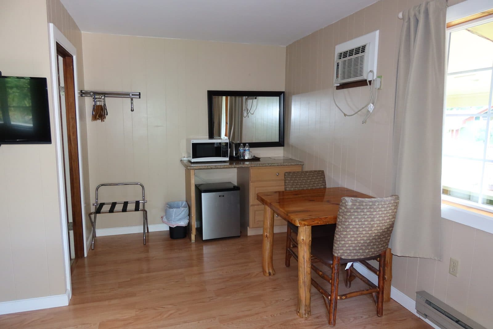 Room #27 photo 3